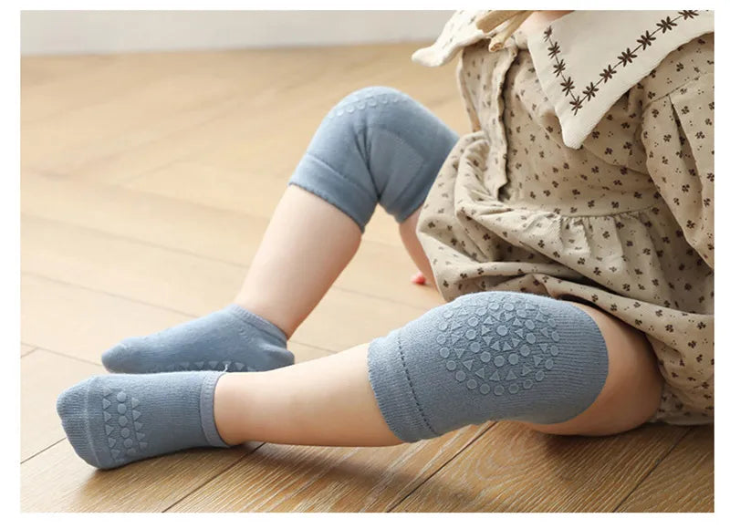 Baby Crawling Safety Set – Knee Pads & Anti-Slip Socks