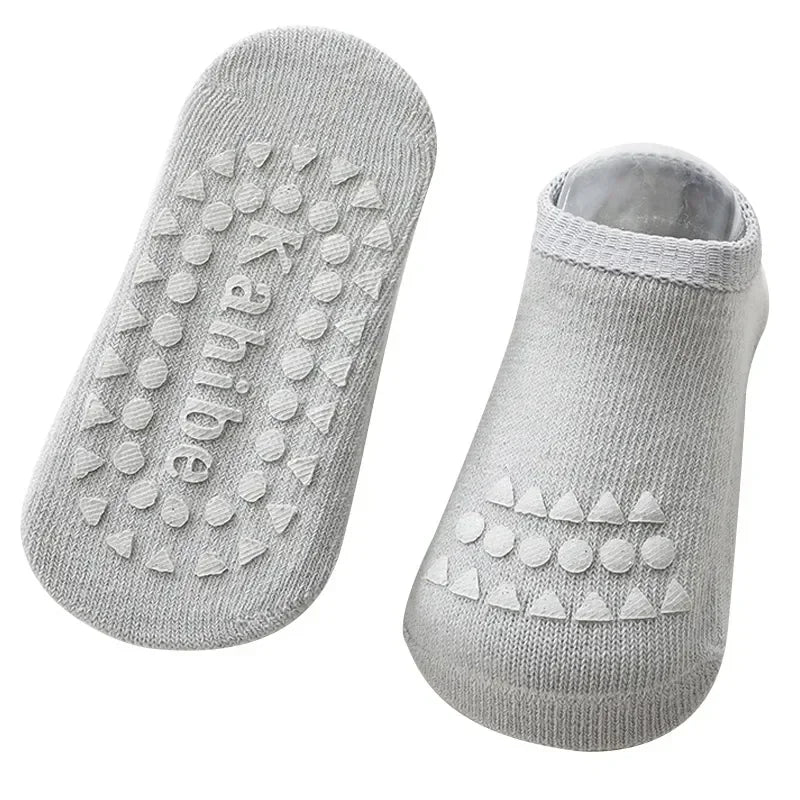 Baby Crawling Safety Set – Knee Pads & Anti-Slip Socks